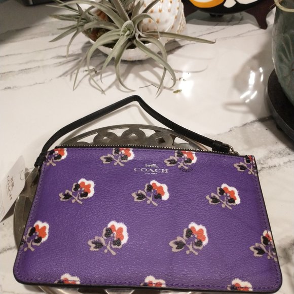 Coach Small Wristlet Bramble Rose Print Canvas-BNWT - Picture 6 of 9